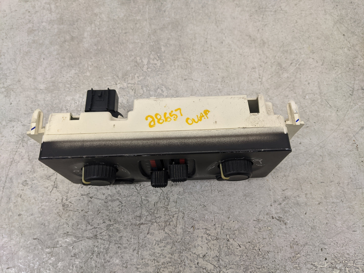 2003-2009 Gmc Envoy Climate Control Module Temperature AC/Heater Replacement Fits Fits 2003 2004 2005 2006 2007 2008 2009 OE