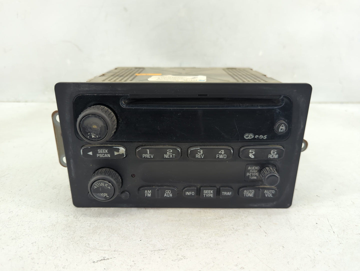 2002-2003 Gmc Envoy Radio AM FM Cd Player Receiver Replacement Fits Fits 2002 2003 OEM Used Auto Parts - Oemusedautoparts1.c