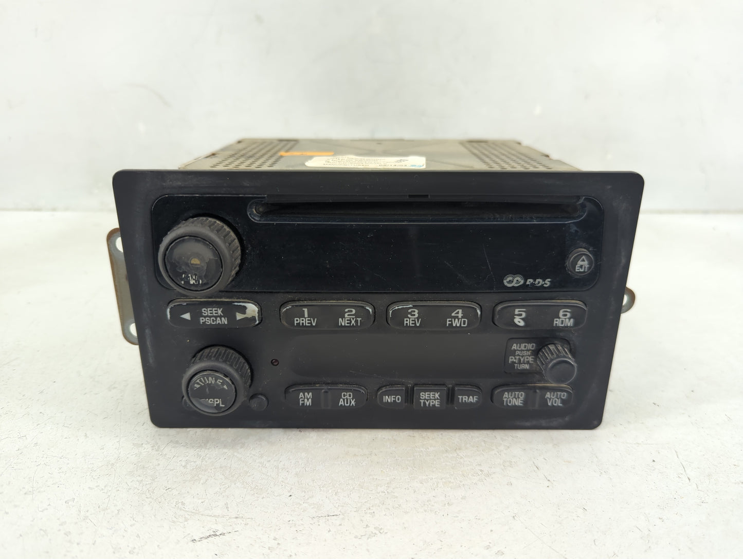 2002-2003 Gmc Envoy Radio AM FM Cd Player Receiver Replacement Fits Fits 2002 2003 OEM Used Auto Parts - Oemusedautoparts1.c