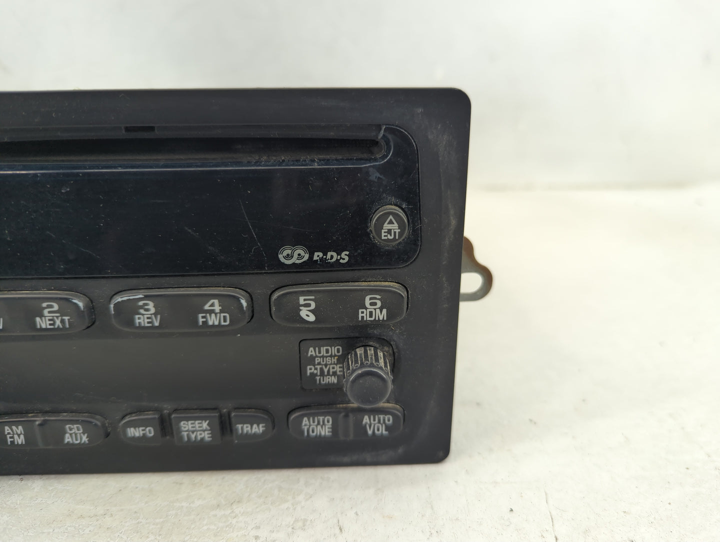 2002-2003 Gmc Envoy Radio AM FM Cd Player Receiver Replacement Fits Fits 2002 2003 OEM Used Auto Parts - Oemusedautoparts1.c