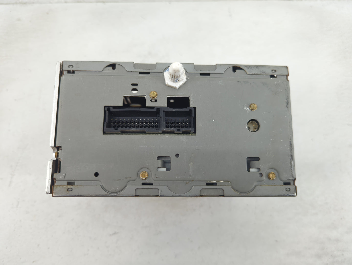 2002-2003 Gmc Envoy Radio AM FM Cd Player Receiver Replacement Fits Fits 2002 2003 OEM Used Auto Parts - Oemusedautoparts1.c