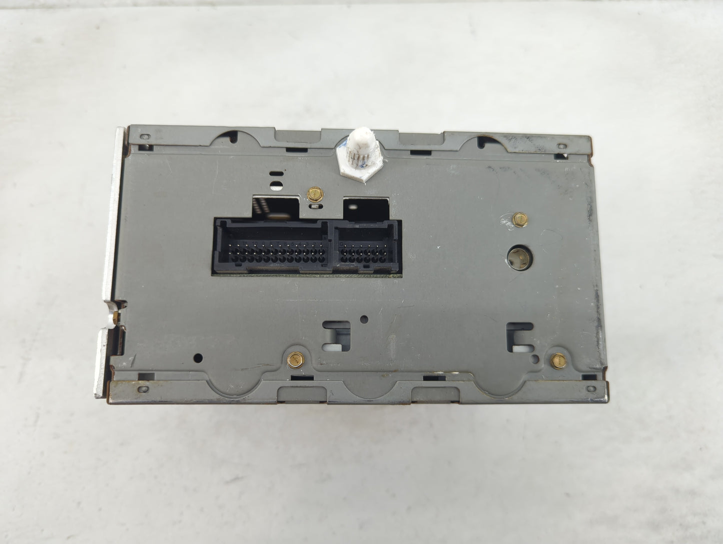 2002-2003 Gmc Envoy Radio AM FM Cd Player Receiver Replacement Fits Fits 2002 2003 OEM Used Auto Parts - Oemusedautoparts1.c