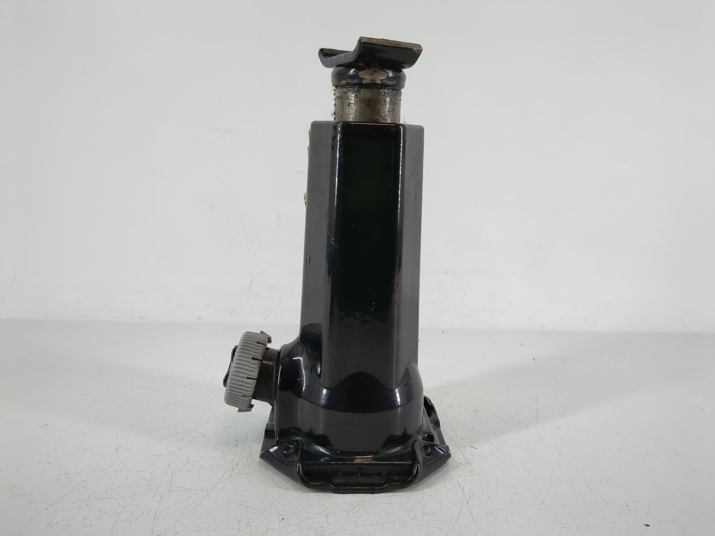 Gmc Envoy Spare Scissor Car Jack 1120413 - Oemusedautoparts1.com