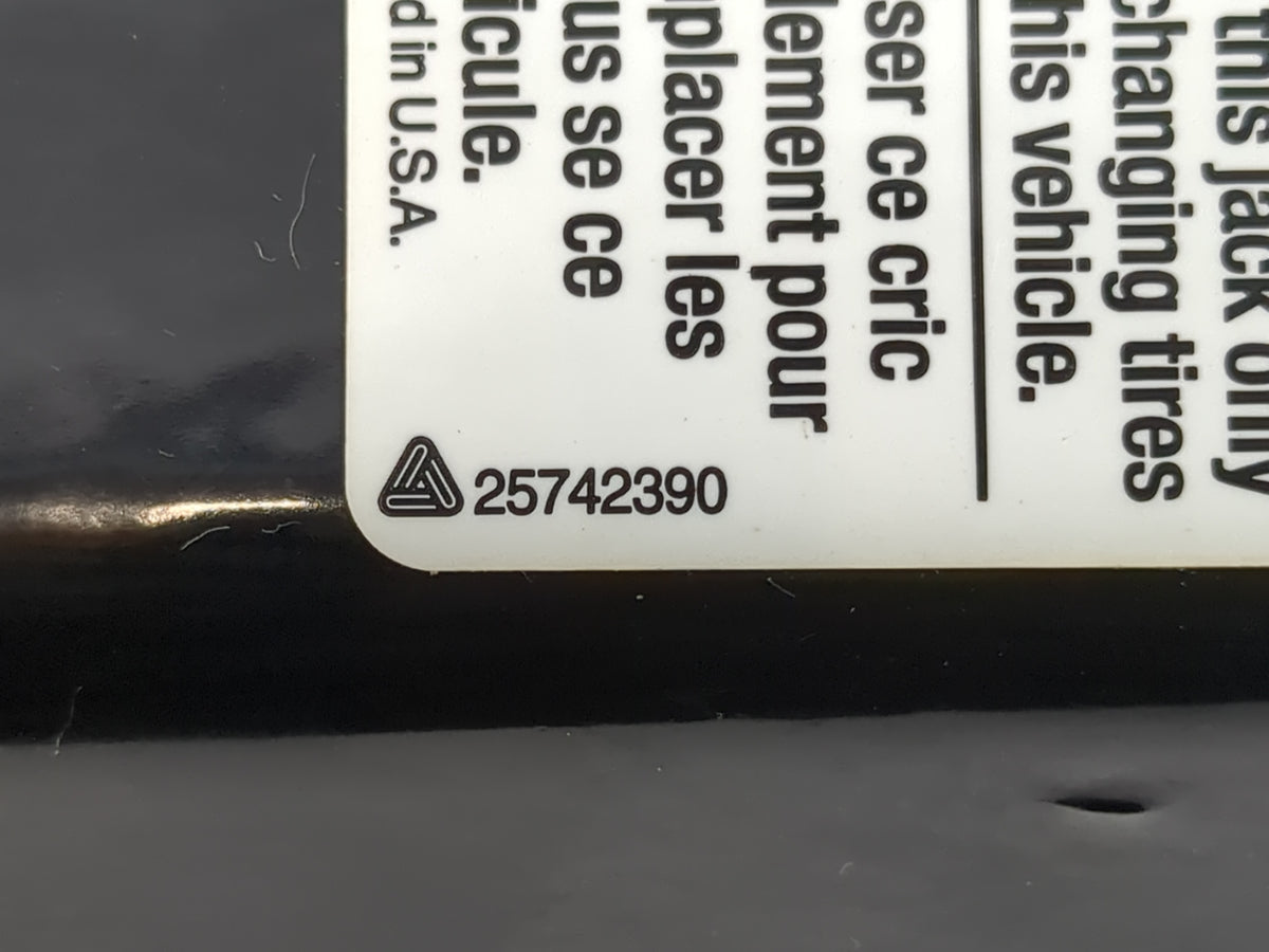 Gmc Envoy Spare Scissor Car Jack 1120413 - Oemusedautoparts1.com