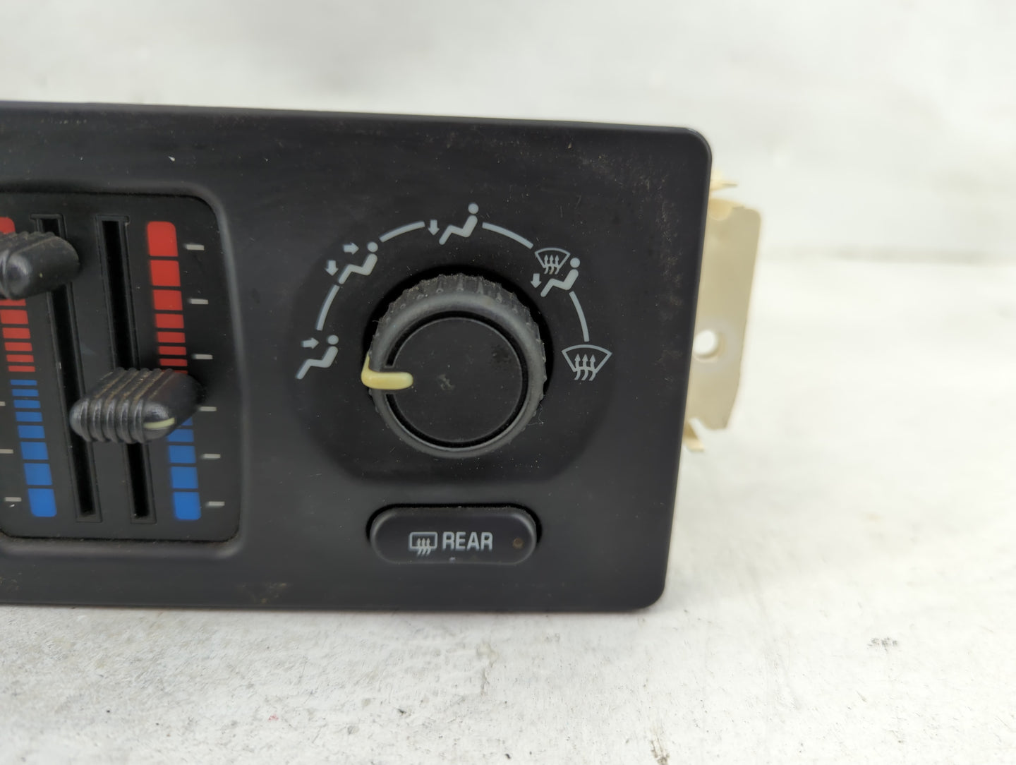 2003-2009 Gmc Envoy Climate Control Module Temperature AC/Heater Replacement Fits Fits 2003 2004 2005 2006 2007 2008 2009 OE