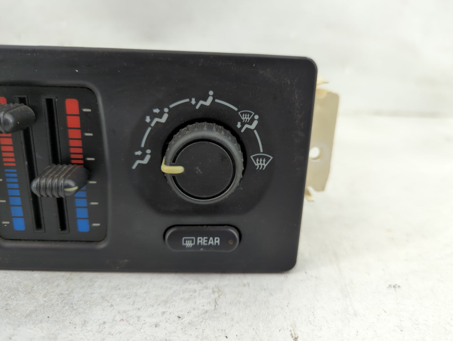 2003-2009 Gmc Envoy Climate Control Module Temperature AC/Heater Replacement Fits Fits 2003 2004 2005 2006 2007 2008 2009 OE
