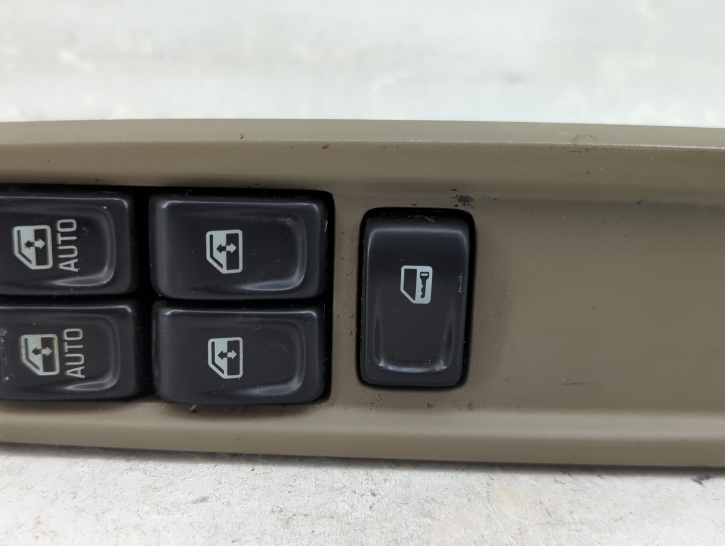 2002-2005 Gmc Envoy Master Power Window Switch Replacement Driver Side Left Fits Fits 2002 2003 2004 2005 OEM Used Auto Part