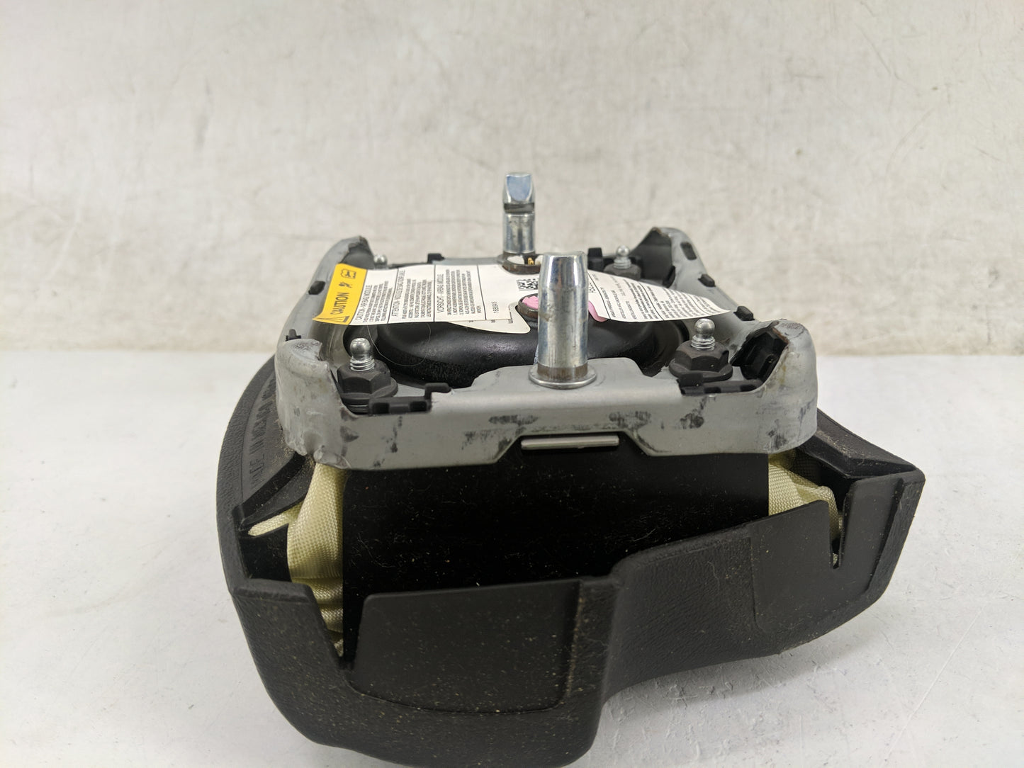 2005-2009 Gmc Envoy Air Bag Driver Left Steering Wheel Mounted 1139154 - Oemusedautoparts1.com