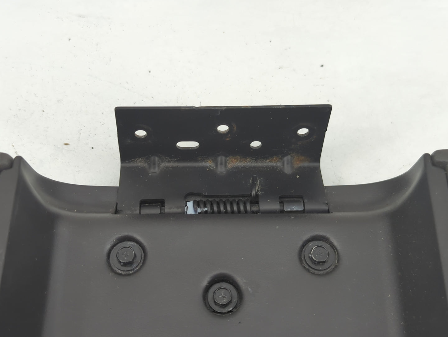 2002-2004 Gmc Envoy Center Console Armrest Cover Lid Fits Fits 2002 2003 2004 2005 OEM Used Auto Parts - Oemusedautoparts1.c