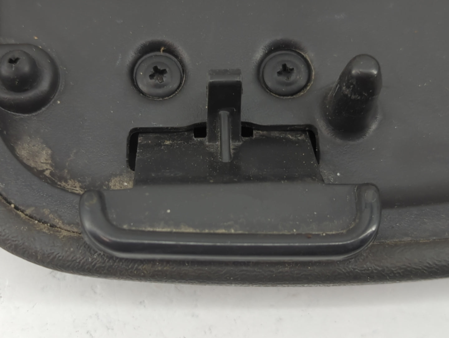 2002-2004 Gmc Envoy Center Console Armrest Cover Lid Fits Fits 2002 2003 2004 2005 OEM Used Auto Parts - Oemusedautoparts1.c