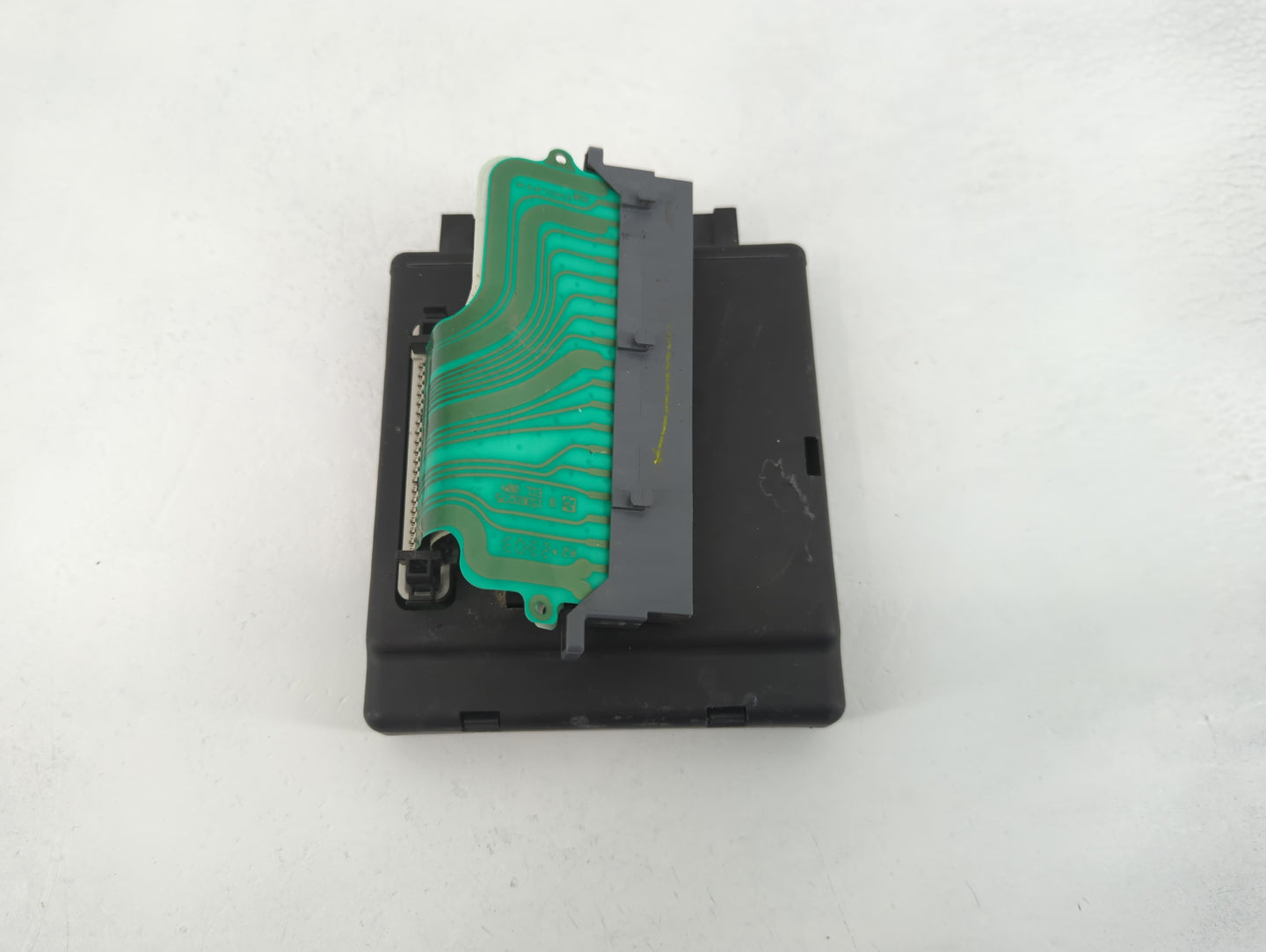 2004-2004 Gmc Envoy Body Control Module Bcm Inner Cabin Fuse Box - Oemusedautoparts1.com