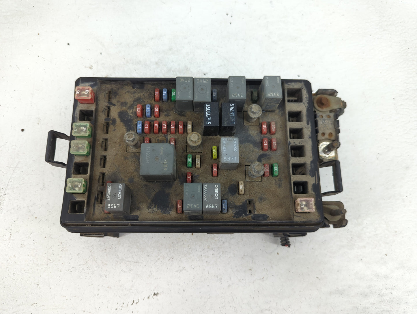2002-2003 Gmc Envoy Xl Fusebox Fuse Box Panel Relay Module Fits Fits 2002 2003 OEM Used Auto Parts - Oemusedautoparts1.com