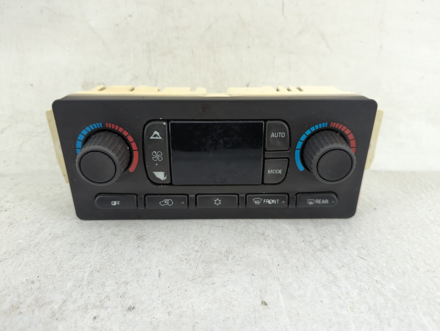 2003-2004 Gmc Envoy Xl Climate Control Module Temperature AC/Heater Replacement Fits Fits 2003 2004 OEM Used Auto Parts - Oe