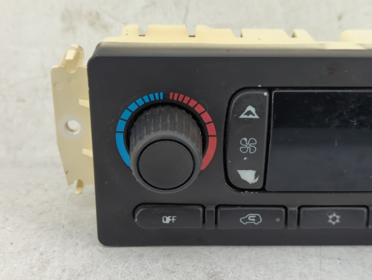2003-2004 Gmc Envoy Xl Climate Control Module Temperature AC/Heater Replacement Fits Fits 2003 2004 OEM Used Auto Parts - Oe