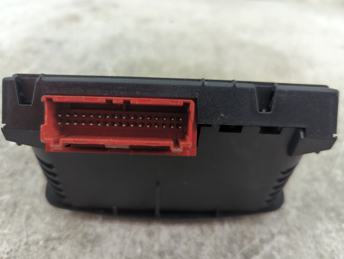 2002-2003 Gmc Envoy Xl Climate Control Module Temperature AC/Heater Replacement Fits Fits 2002 2003 OEM Used Auto Parts - Oe