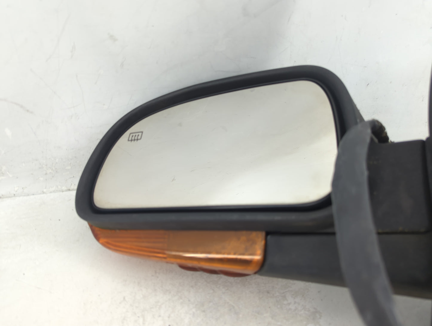 2002-2005 Gmc Envoy Xl Driver Side View Mirror - Left Door Mirror OEM Used - Oemusedautoparts1.com
