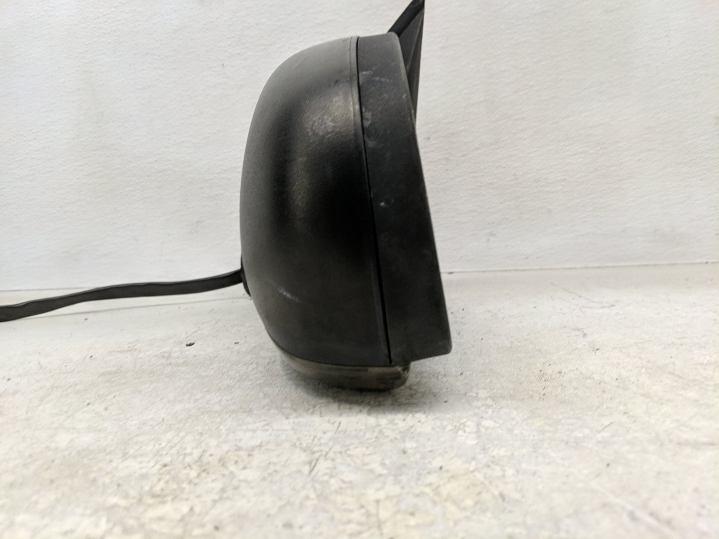 2002-2006 Gmc Envoy Xl Driver Side View Mirror - Left Door Mirror OEM Used - Oemusedautoparts1.com