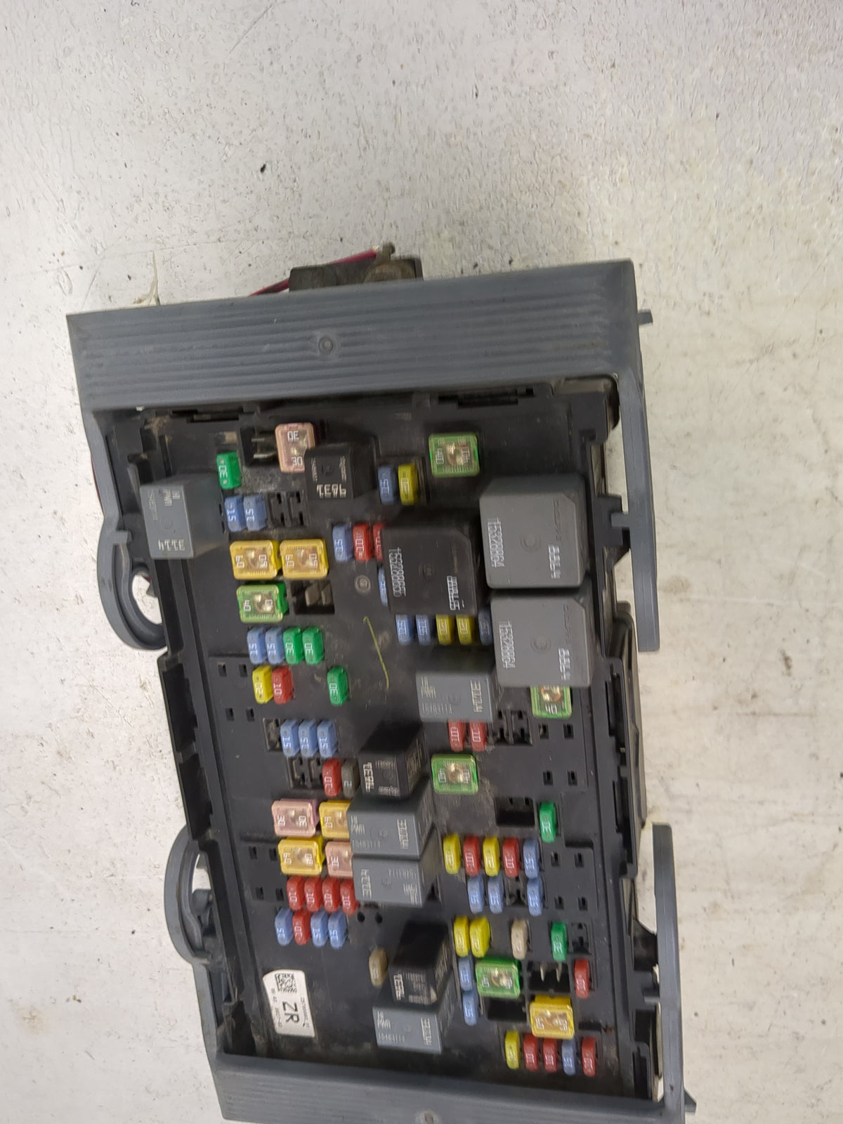 2007-2009 Gmc Sierra 1500 Fusebox Fuse Box Panel Relay Module Fits Fits 2007 2008 2009 OEM Used Auto Parts - Oemusedautopart