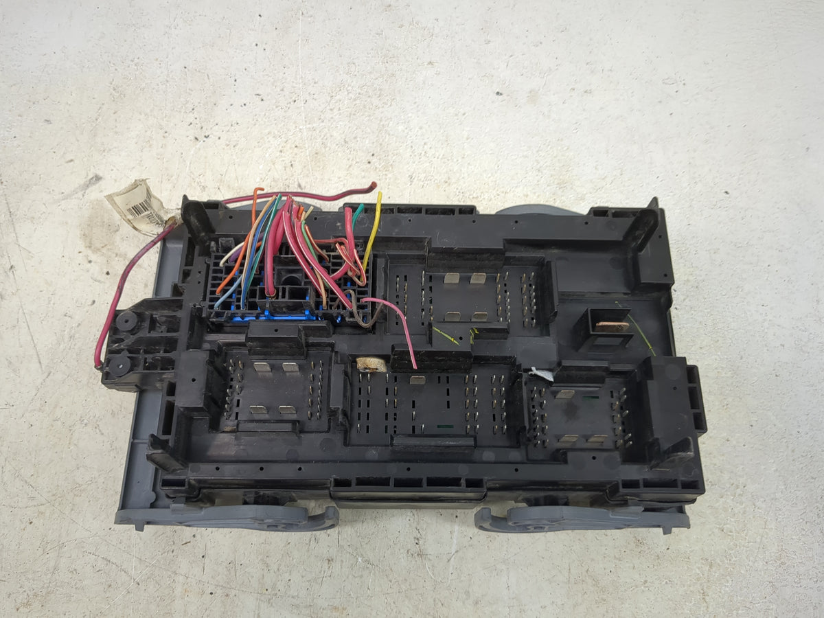 2007-2009 Gmc Sierra 1500 Fusebox Fuse Box Panel Relay Module Fits Fits 2007 2008 2009 OEM Used Auto Parts - Oemusedautopart