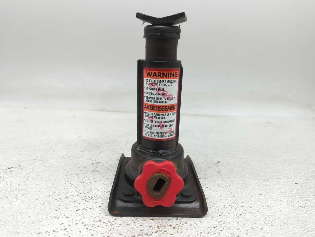 2003 Gmc Sierra 1500 Pickup Spare Scissor Car Jack - Oemusedautoparts1.com