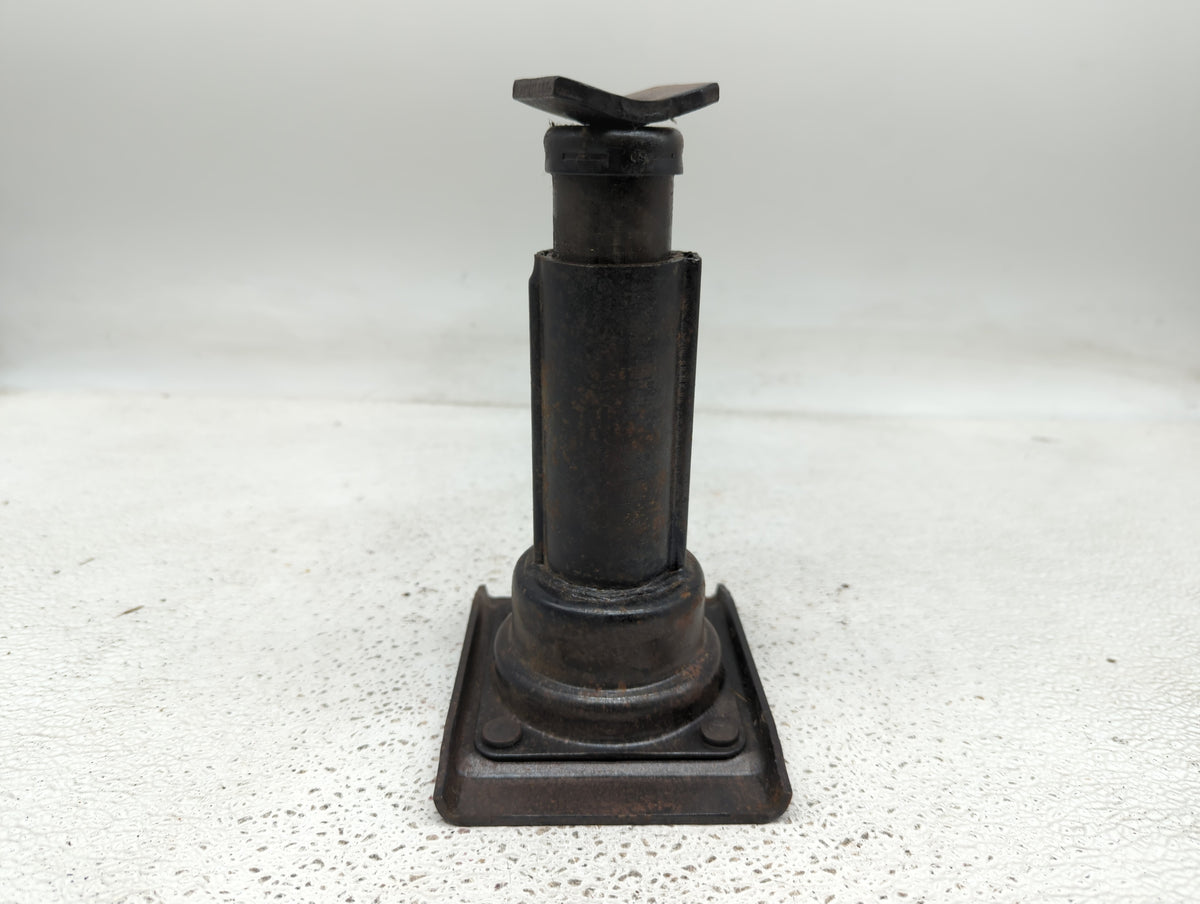 2003 Gmc Sierra 1500 Pickup Spare Scissor Car Jack - Oemusedautoparts1.com