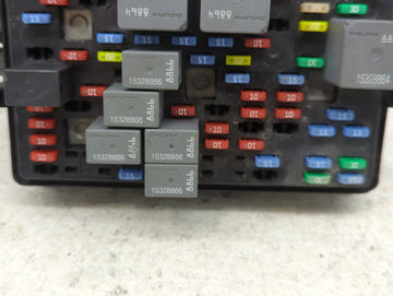 0 Gmc Sierra 1500 Pickup Fusebox Fuse Box Panel Relay Module Fits Fits 203 2004 2005 2006 OEM Used Auto Parts - Oemusedautop