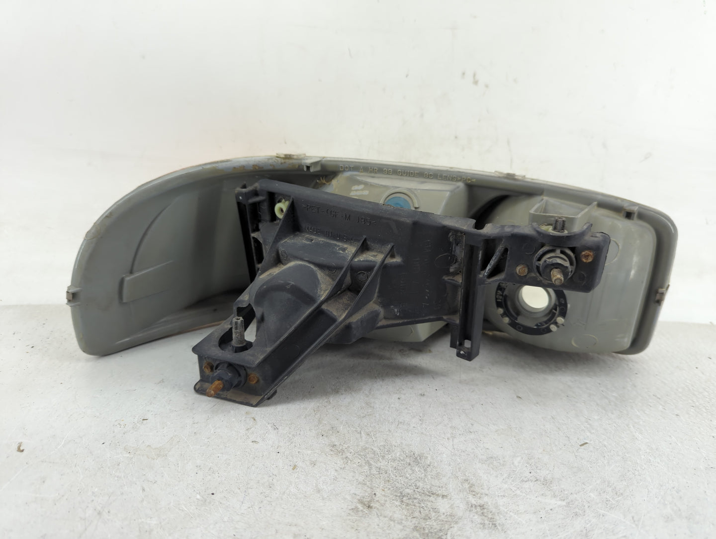 Gmc Sierra 1500 Pickup Driver Left Oem Head Light Headlight Lamp - Oemusedautoparts1.com