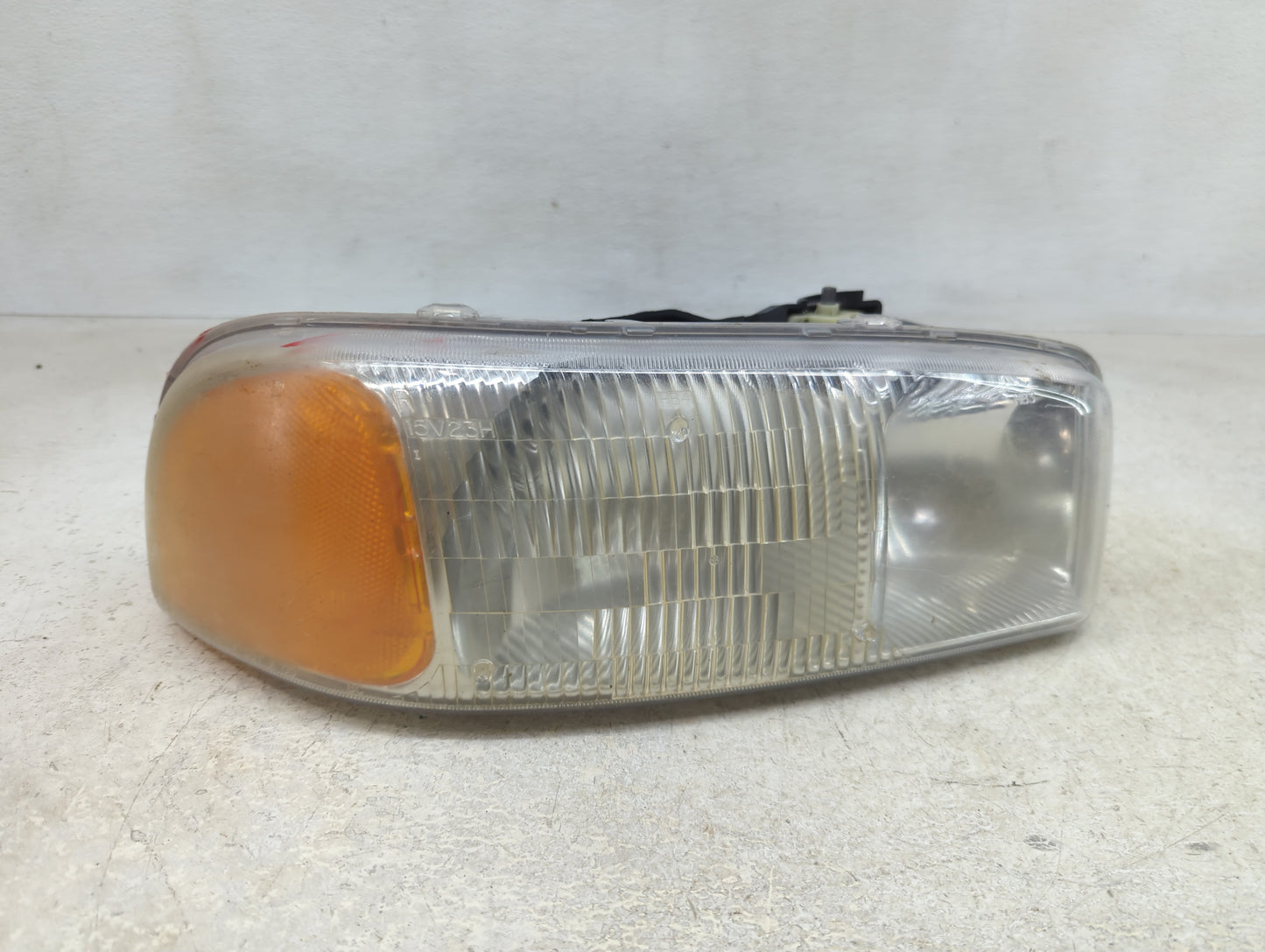 Gmc Sierra 1500 Pickup Passenger Right Oem Head Light Headlight Lamp - Oemusedautoparts1.com