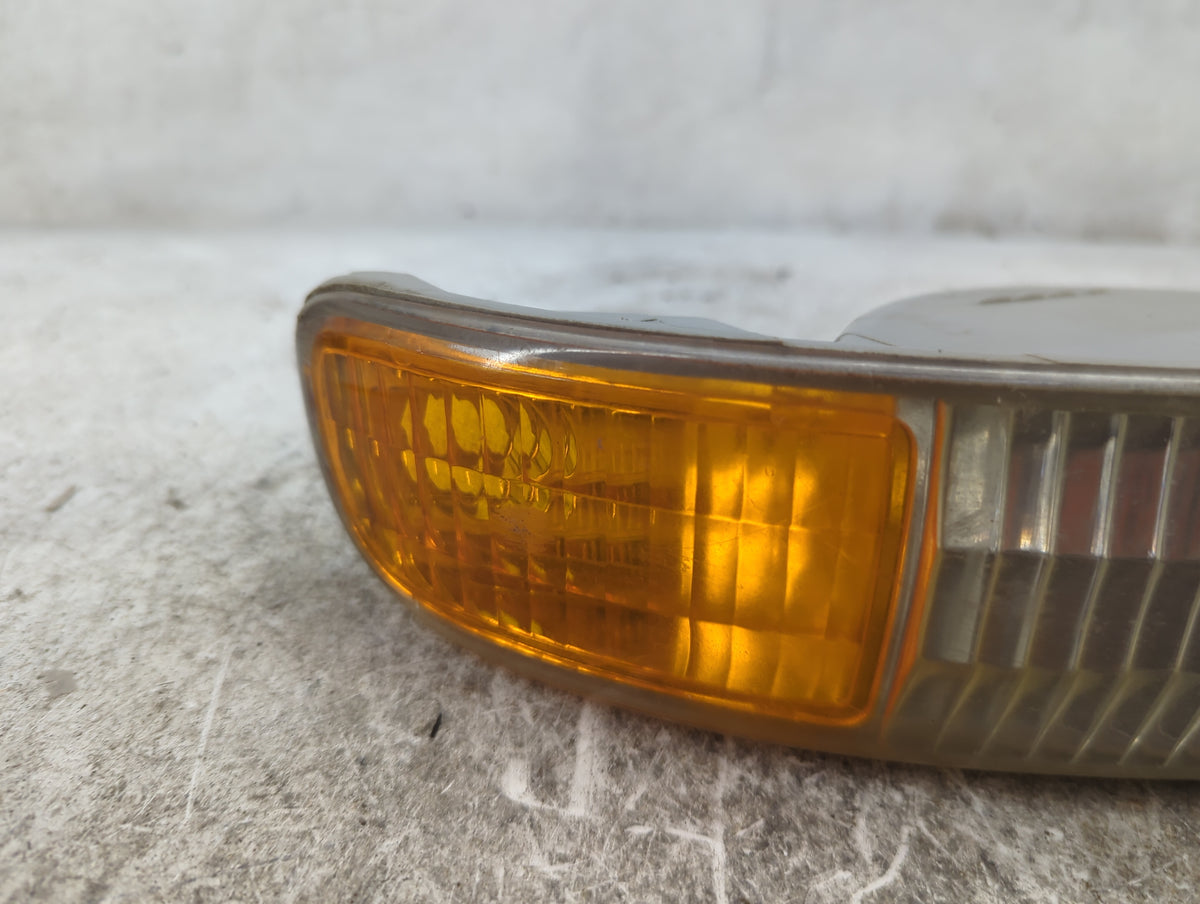 1999-2004 Gmc Sierra 2500 Passenger Right Oem Front Light Lamp 1181887 - Oemusedautoparts1.com