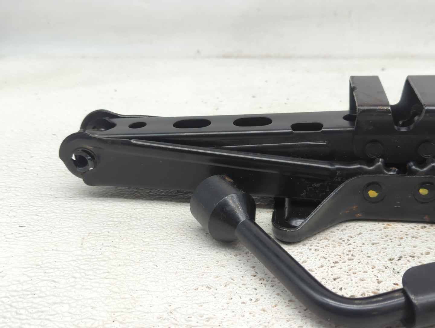 2013 Gmc Terrain Spare Scissor Car Jack - Oemusedautoparts1.com