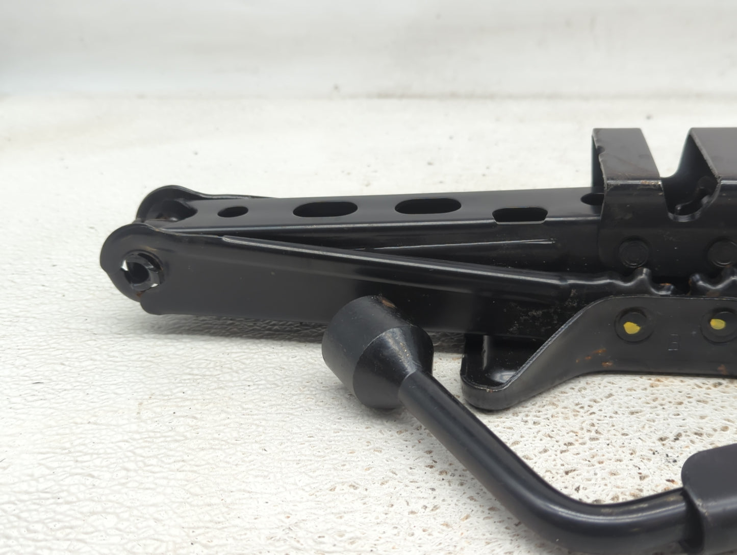 2013 Gmc Terrain Spare Scissor Car Jack - Oemusedautoparts1.com