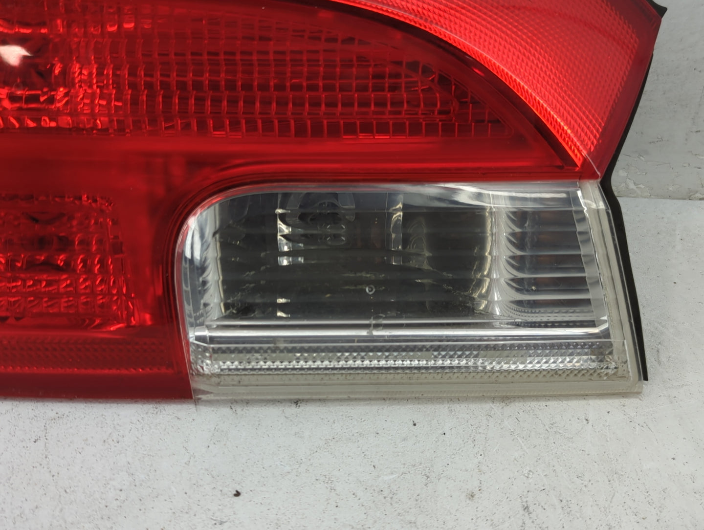 2010-2017 Gmc Terrain Driver Left Side Deck Lid Mounted Tail Light - Oemusedautoparts1.com