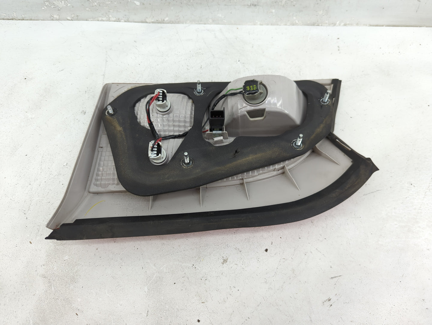 2010-2017 Gmc Terrain Driver Left Side Deck Lid Mounted Tail Light - Oemusedautoparts1.com