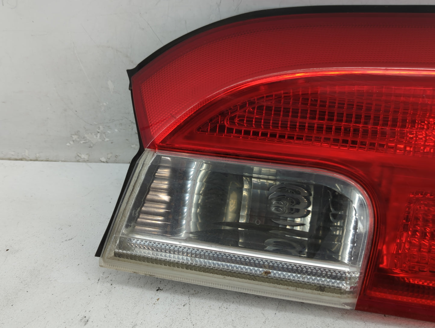2010-2017 Gmc Terrain Passenger Right Side Deck Lid Mounted Tail Light - Oemusedautoparts1.com