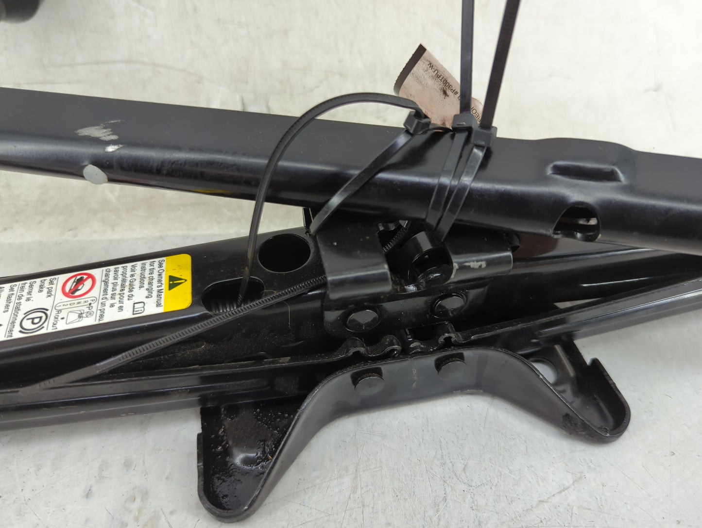 2017 Gmc Terrain Spare Scissor Car Jack 1127773 - Oemusedautoparts1.com