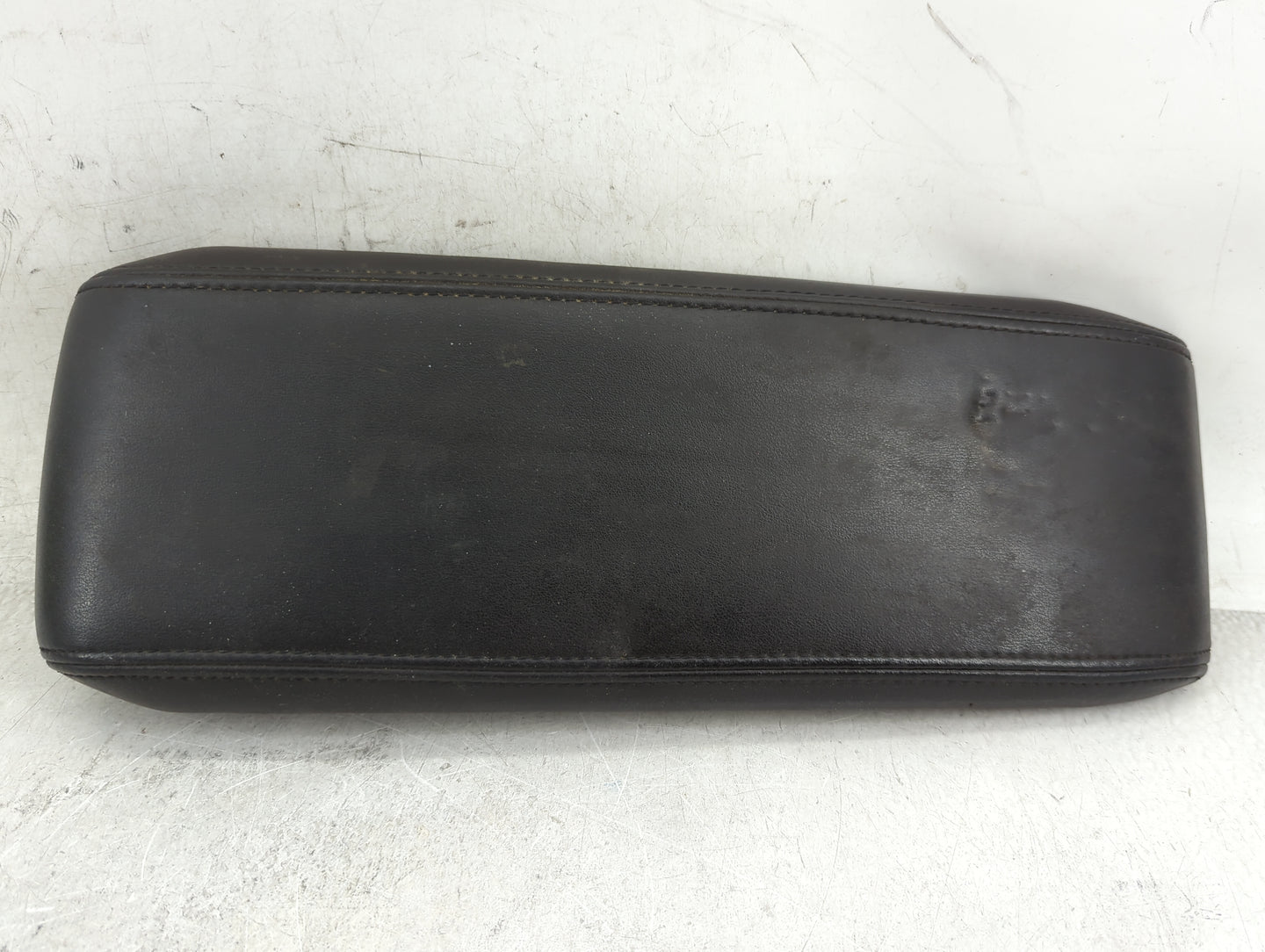 2016-2017 Gmc Terrain Center Console Armrest Cover Lid Fits Fits 2016 2017 OEM Used Auto Parts - Oemusedautoparts1.com