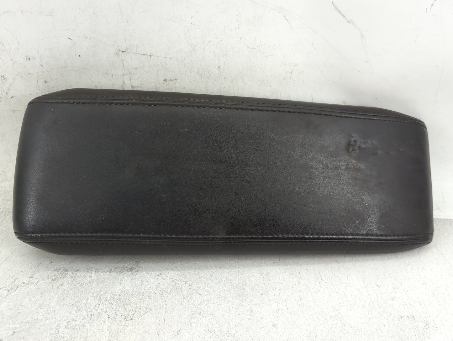 2016-2017 Gmc Terrain Center Console Armrest Cover Lid Fits Fits 2016 2017 OEM Used Auto Parts - Oemusedautoparts1.com