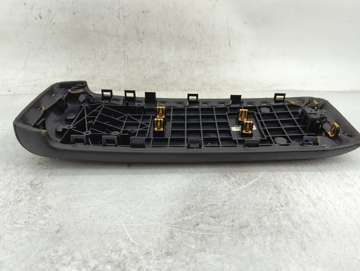 2016-2017 Gmc Terrain Center Console Armrest Cover Lid Fits Fits 2016 2017 OEM Used Auto Parts - Oemusedautoparts1.com