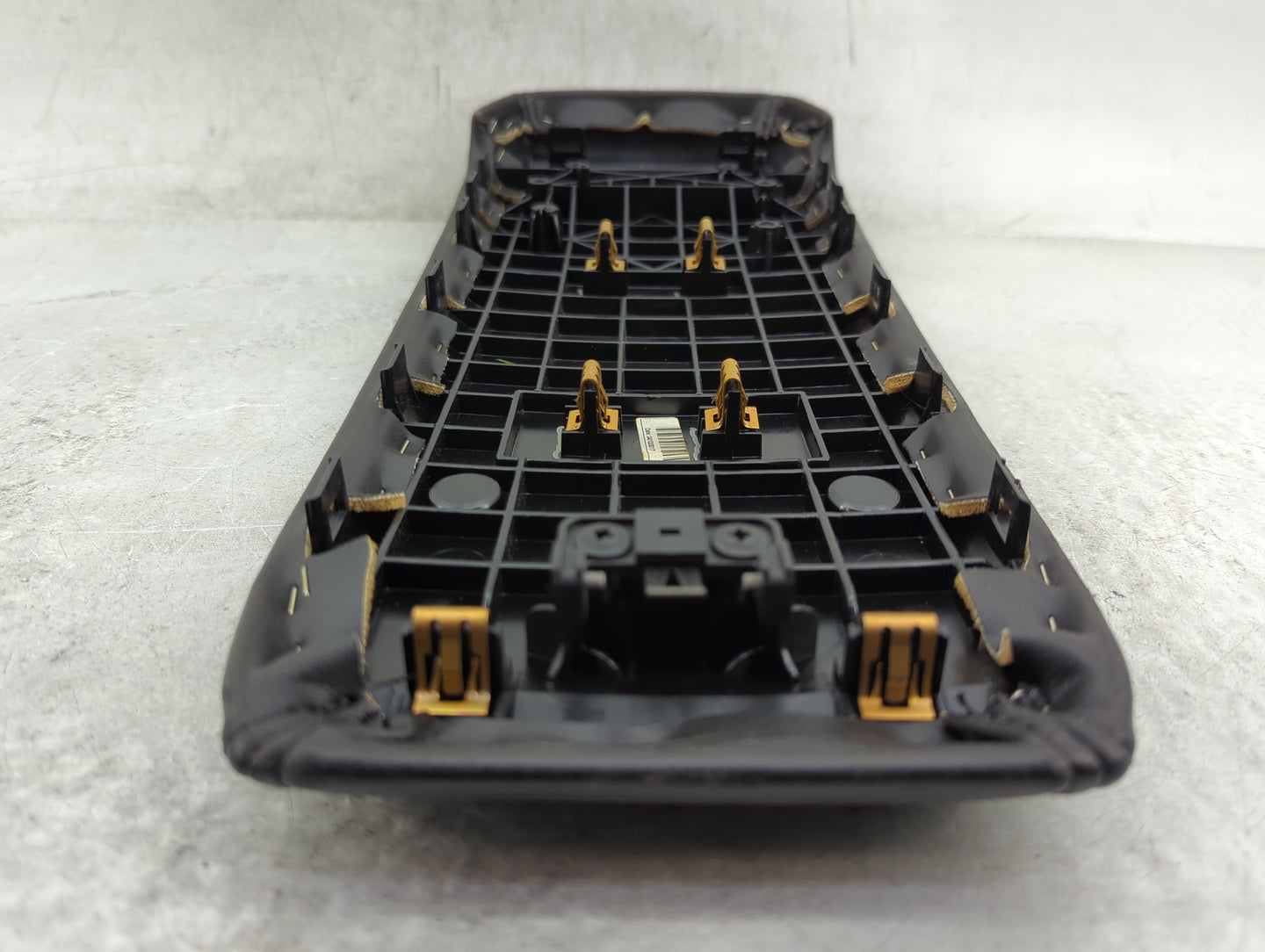 2016-2017 Gmc Terrain Center Console Armrest Cover Lid Fits Fits 2016 2017 OEM Used Auto Parts - Oemusedautoparts1.com
