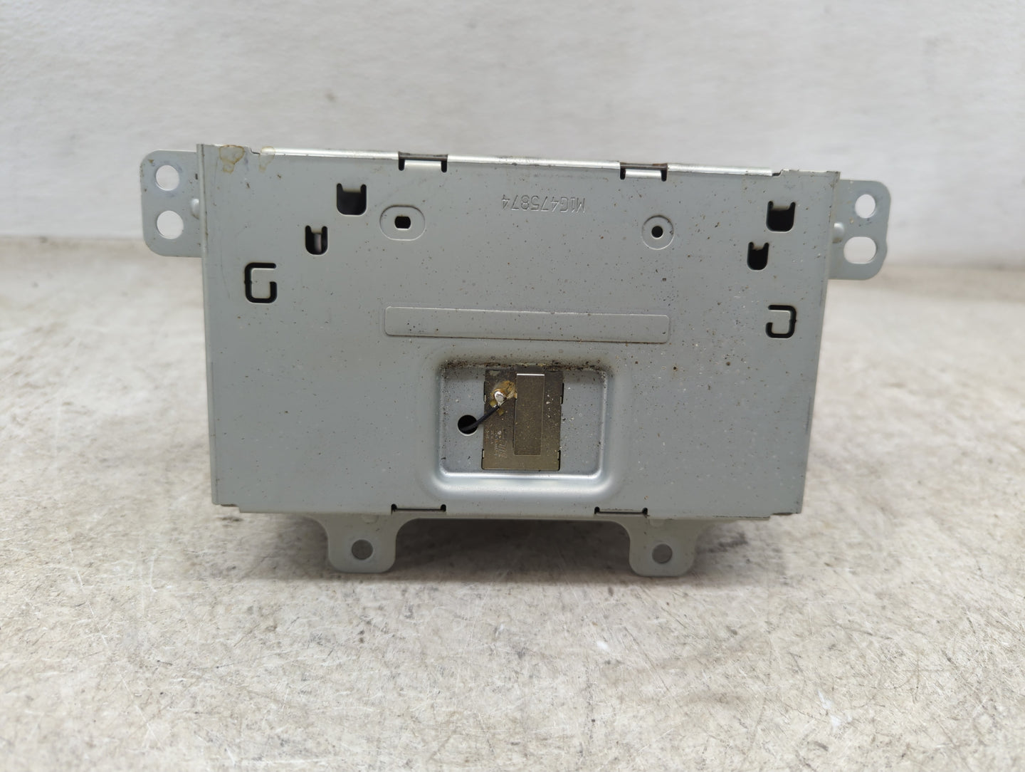 2016-2017 Gmc Terrain Radio AM FM Cd Player Receiver Replacement Fits Fits 2014 2015 2016 2017 OEM Used Auto Parts - Oemused