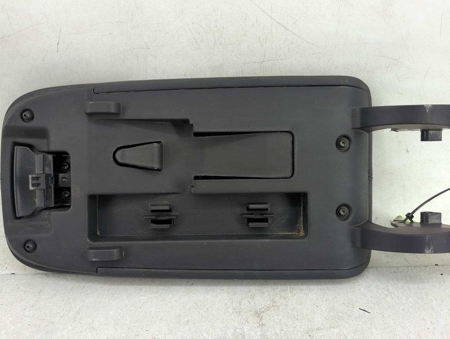 0 Gmc Terrain Center Console Armrest Cover Lid Fits OEM Used Auto Parts - Oemusedautoparts1.com