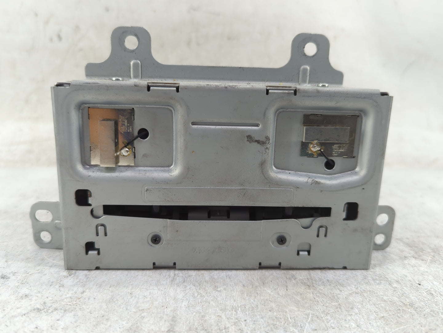 2014 Gmc Terrain Radio AM FM Cd Player Receiver Replacement Fits OEM Used Auto Parts - Oemusedautoparts1.com