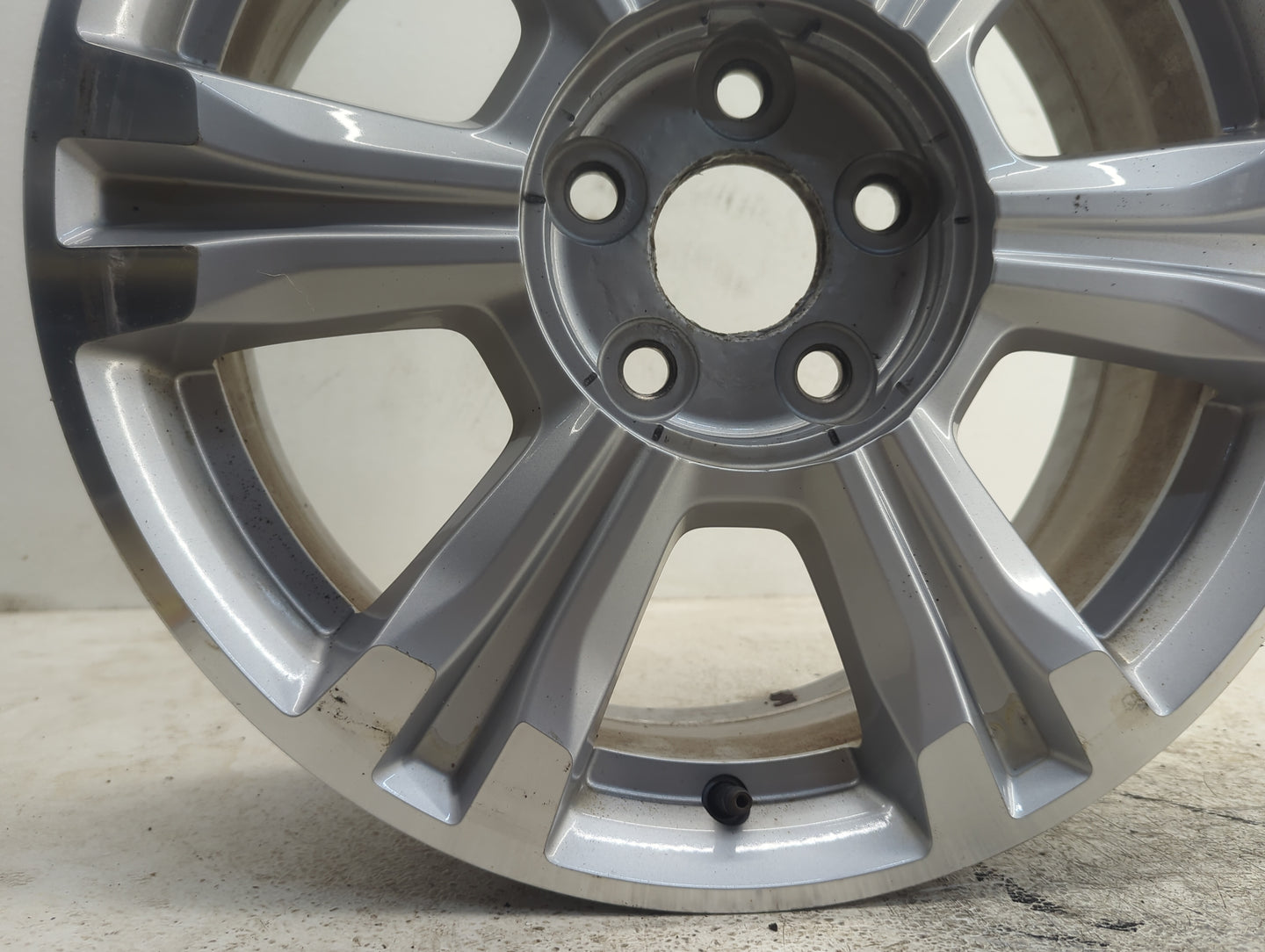 2016-2017 Gmc Terrain Oem Wheel Rim - Oemusedautoparts1.com