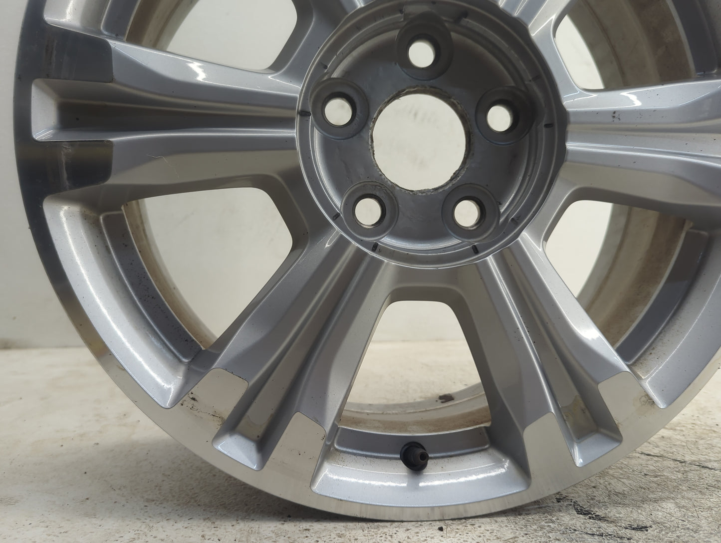 2016-2017 Gmc Terrain Oem Wheel Rim - Oemusedautoparts1.com