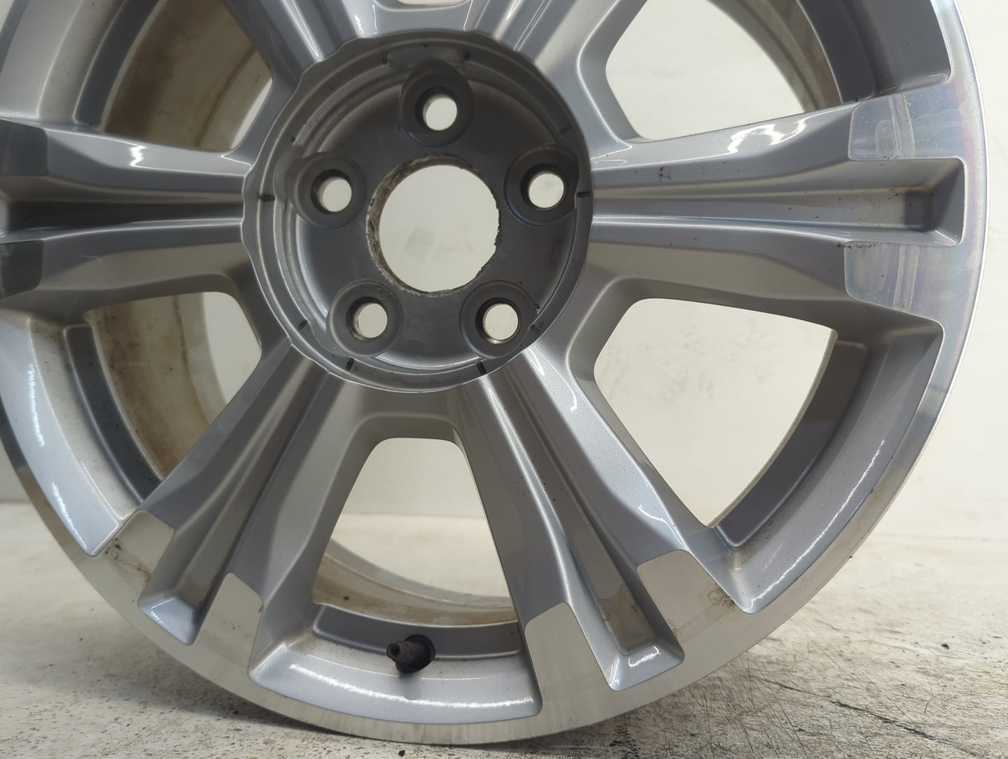 2016-2017 Gmc Terrain Oem Wheel Rim - Oemusedautoparts1.com