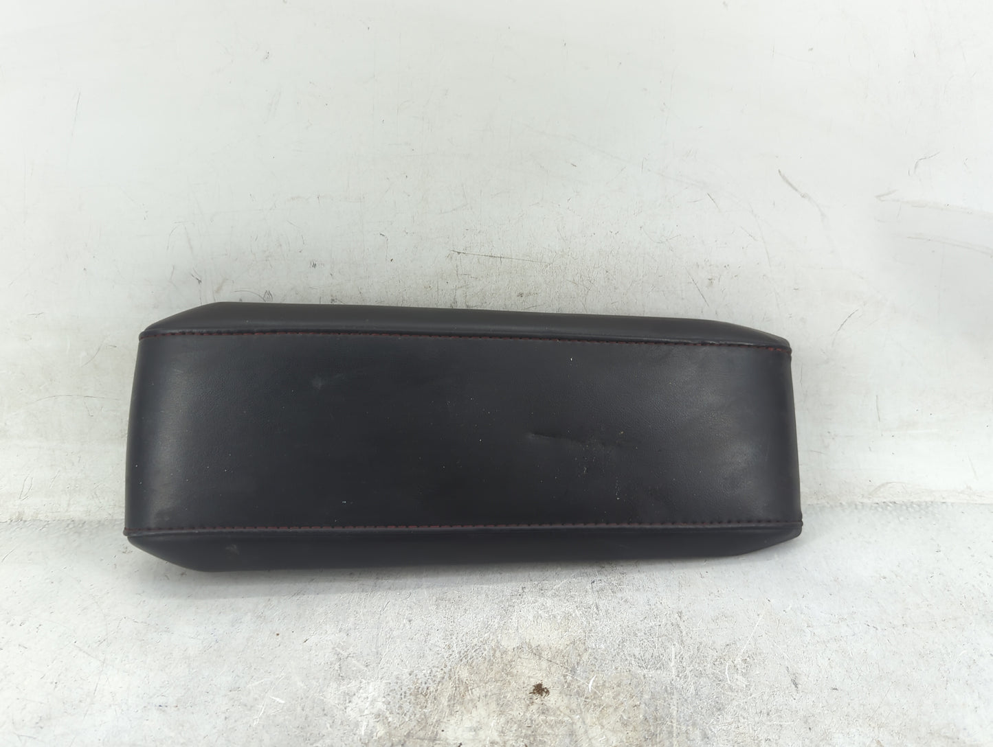 2010-2011 Gmc Terrain Center Console Armrest Cover Lid Fits Fits 2010 2011 OEM Used Auto Parts - Oemusedautoparts1.com