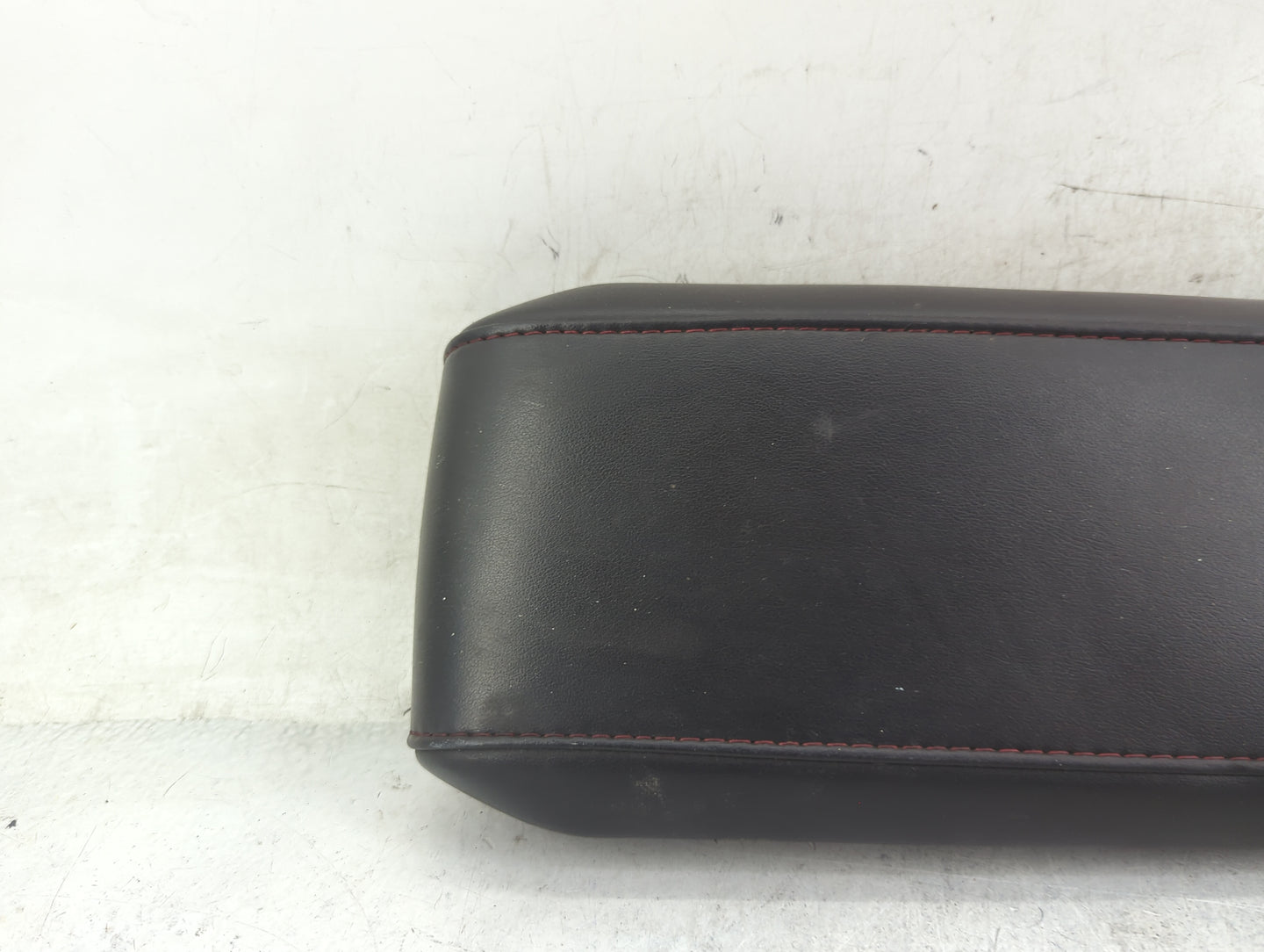2010-2011 Gmc Terrain Center Console Armrest Cover Lid Fits Fits 2010 2011 OEM Used Auto Parts - Oemusedautoparts1.com