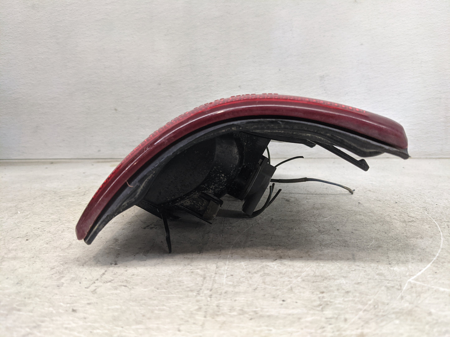 2000-2003 Gmc Yukon Tail Light Assembly Passenger Right OEM Fits Fits 2000 2001 2002 2003 OEM Used Auto Parts - Oemusedautop