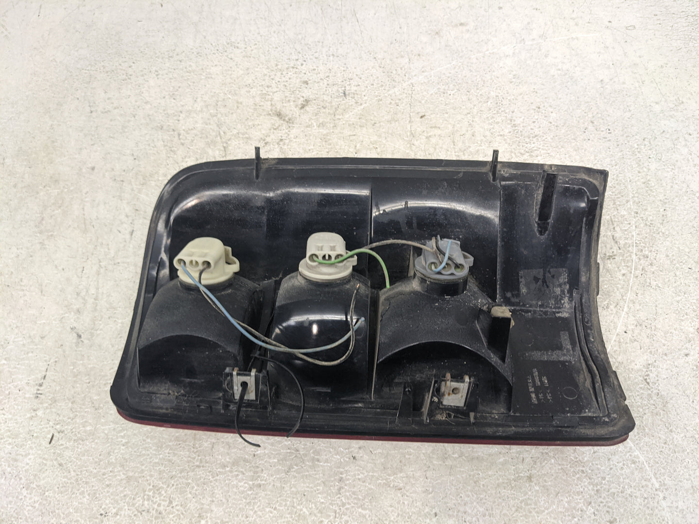 2000-2003 Gmc Yukon Tail Light Assembly Driver Left OEM Fits Fits 2000 2001 2002 2003 OEM Used Auto Parts - Oemusedautoparts