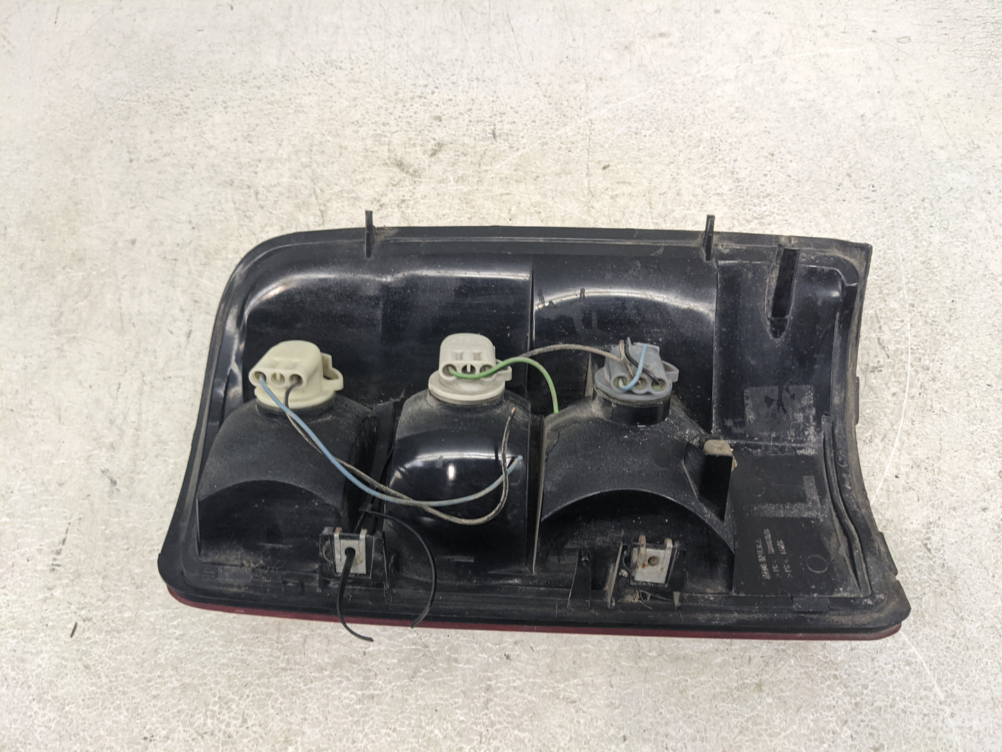 2000-2003 Gmc Yukon Tail Light Assembly Driver Left OEM Fits Fits 2000 2001 2002 2003 OEM Used Auto Parts - Oemusedautoparts